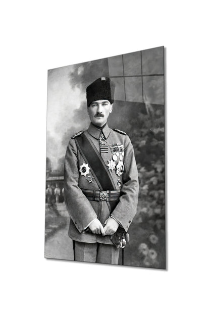 Üniformalı Atatürk Portresi Cam Tablo, ATA Mustafa Kemal, Ev Ofis Okul Duvar Dekoru, Temperli Cam